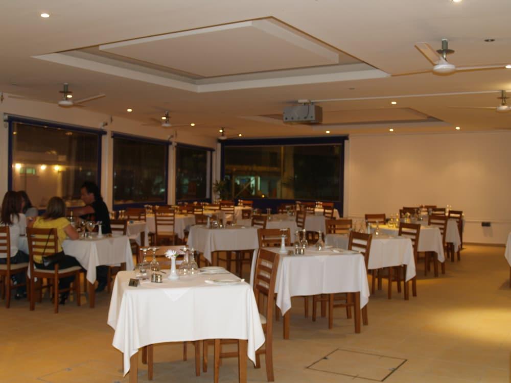 Daphne Hotel Apartments (Adults Only) Paphos Luaran gambar