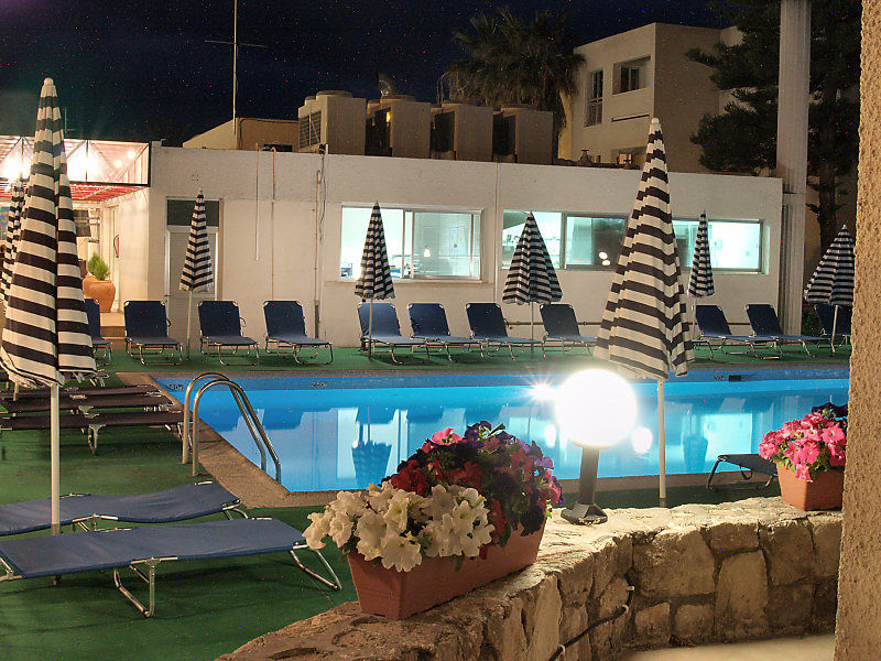 Daphne Hotel Apartments (Adults Only) Paphos Luaran gambar